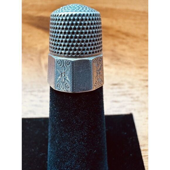Antique Simons Bros & Co Sterling Silver Thimble Concave Panels Squares‎ Size 9 - Picture 1 of 12
